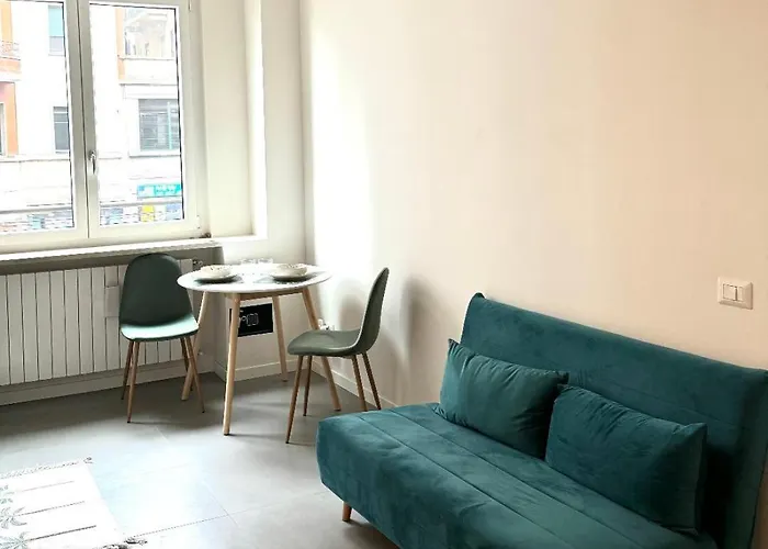 Rainbow Flat- Monolocale Luminoso Apartment Milan